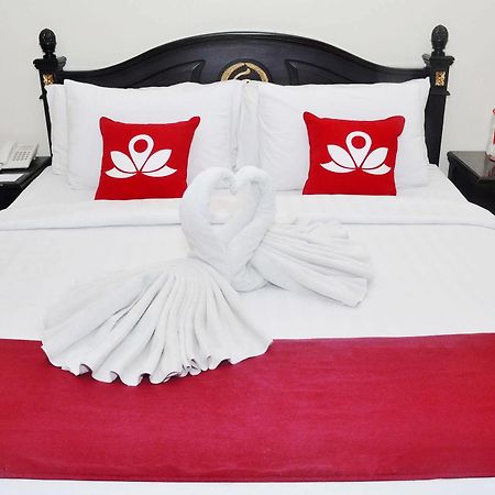 Zen Rooms Sultan Iskandar Muda สุราบายา ภายนอก รูปภาพ