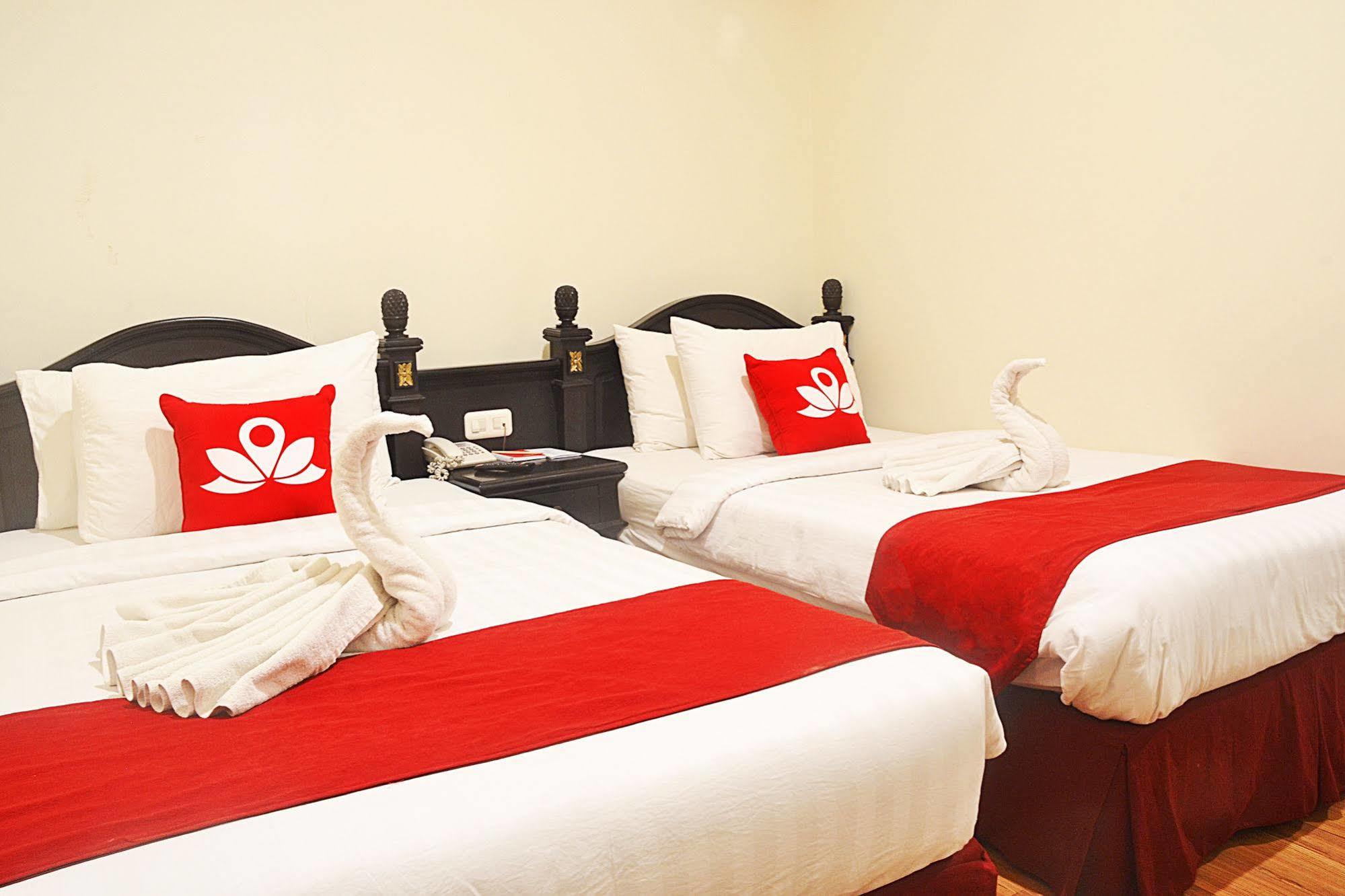 Zen Rooms Sultan Iskandar Muda สุราบายา ภายนอก รูปภาพ