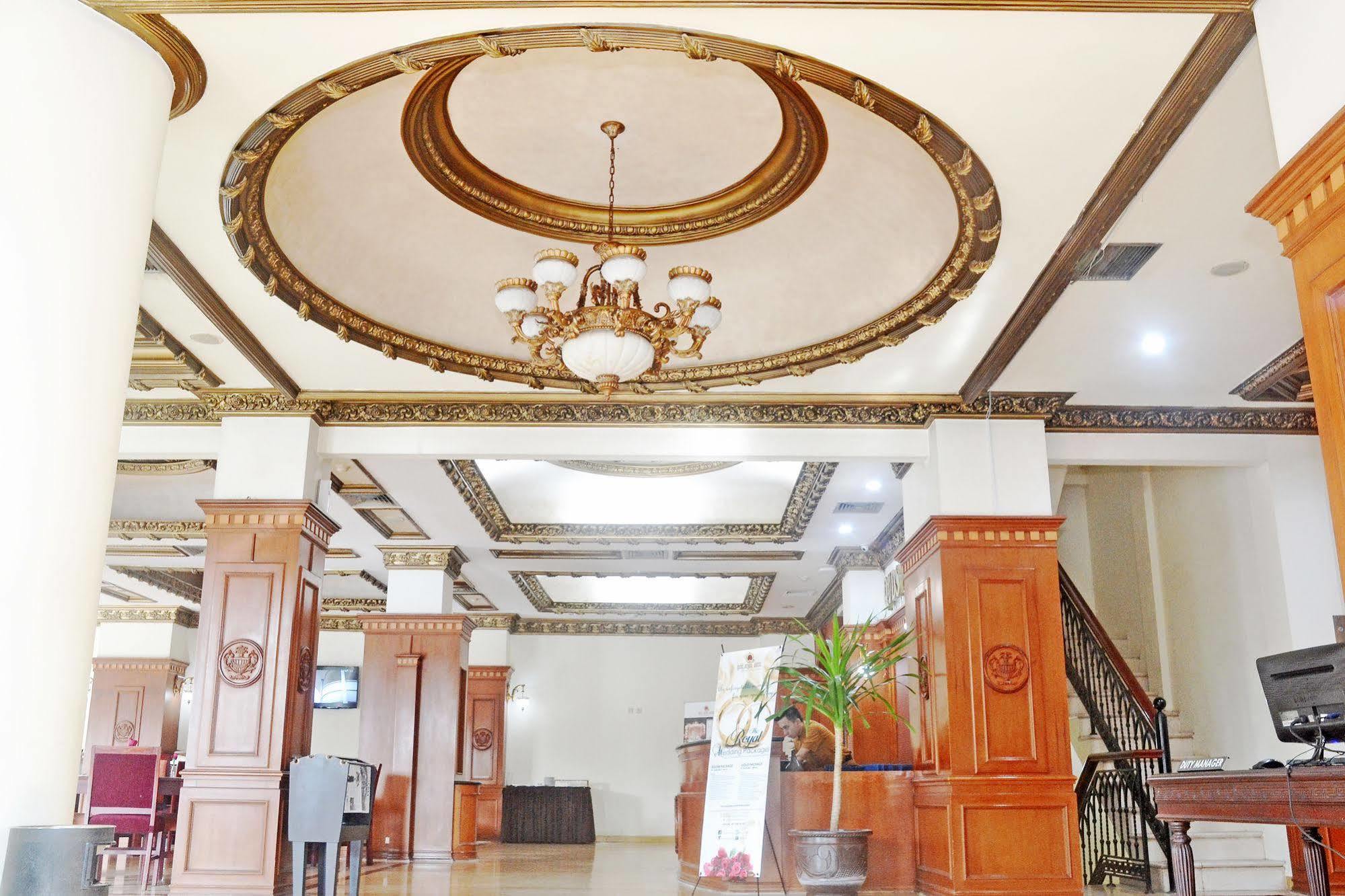 Zen Rooms Sultan Iskandar Muda สุราบายา ภายนอก รูปภาพ